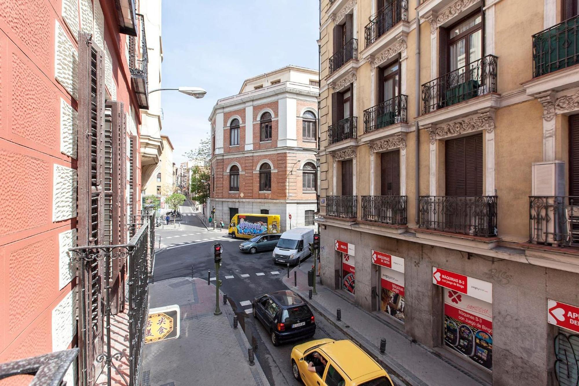 Apartamentos Day Madrid Plaza De Espana Centro Gran Via Sol Malasana Exterior photo